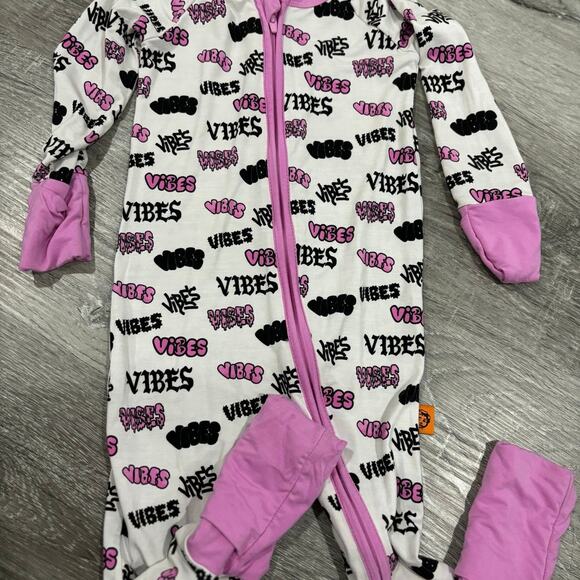 Greedy Baby Vibes Bamboo Sleeper 18-24 months - Picture 2 of 4